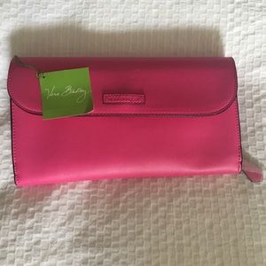 👛 NWT Vera Bradley Clutch
